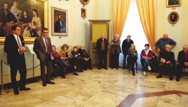 Modena - Gli auguri del sindaco ai nonni volontari nelle scuole