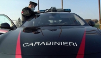 23enni fermati all&#039;esterno, in barba alle norme anti covid, e con dosi di hashish