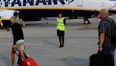 Ryanair mette fine al tradizionale bagaglio a mano gratuito dal 1° novembre. Le nuove misure.