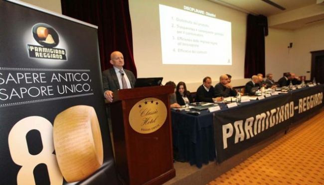 Parmigiano Reggiano: nuova piattaforma di lavoro su quantità, qualità, export e vigilanza