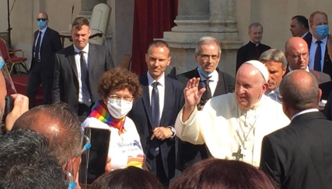 Papa Francesco ha aperto le porte anche ai genitori dei ragazzi LGBT parmigiani. (Foto e video)