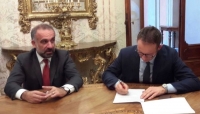 In Emilia Romagna firmata la prima convenzione per il microcredito tra la banca e Cofiter. Andrea Bruchi, Regional Manager Centro Nord UniCredit; Marco Amelio, Presidente di Cofiter; e Livio Stellati, Responsabile Territorial Relations Centro Nord UniCredit.