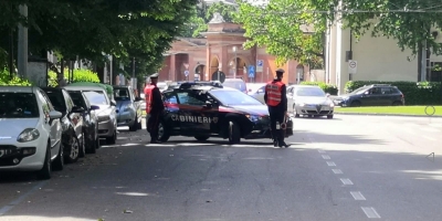 Scappa all’interno del supermercato per evitare il controllo ed aggredisce i militari - arrestato