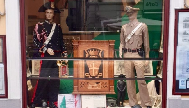 Carabinieri.  L&#039;esposizione delle divise storiche
