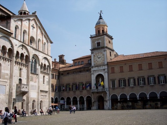 Modena. I desideri nascosti  della classe dirigente, lettera d&#039;amore alla città