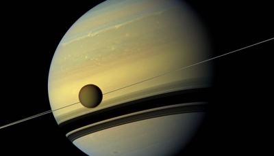 La luna gigante Titano fotografata dalla sonda Cassini nella sua orbita attorno a Saturno (Foto: NASA/JPL-Caltech/Space Science Institute)