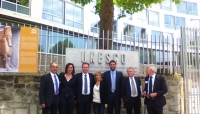 foto della delegazione a Parigi. Seconda da sinistra l’assessore Paola Gazzolo.