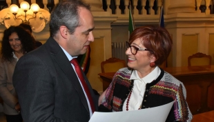   il Sottosegretario Manghi con il Prefetto De Miro durante la cerimonia