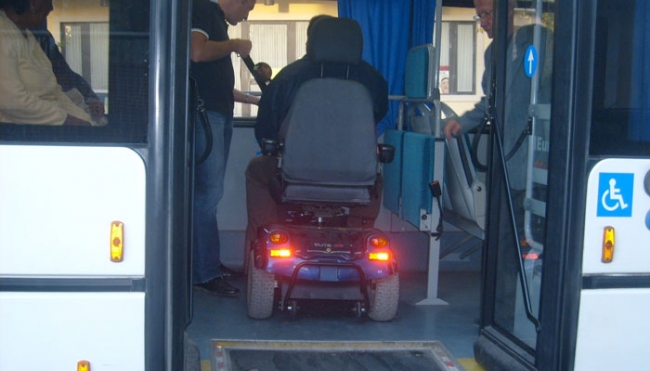 Disabili, interrogazione Zoffoli: servizio trasporto pubblico insufficiente, regione intervenga