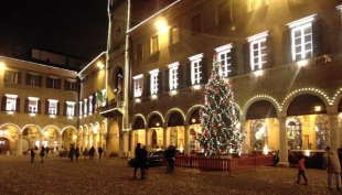 A Modena giovedì serata dello shopping in centro sino alle 23