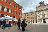 Giornata internazionale dei bambini scomparsi: uno stand della Polizia di Stato per informare e sensibilizzare sul fenomeno