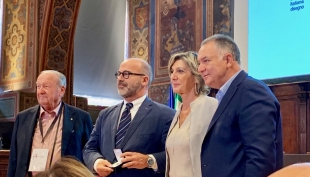 A Paolo Giandebiaggi la targa d’oro dall’Unione Italiana per il Disegno