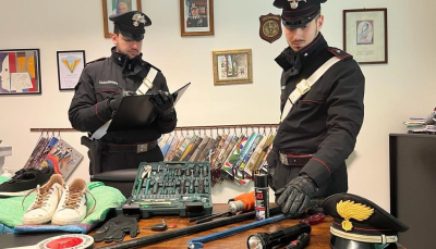 Pronti a commettere furti messi in fuga dai Carabinieri