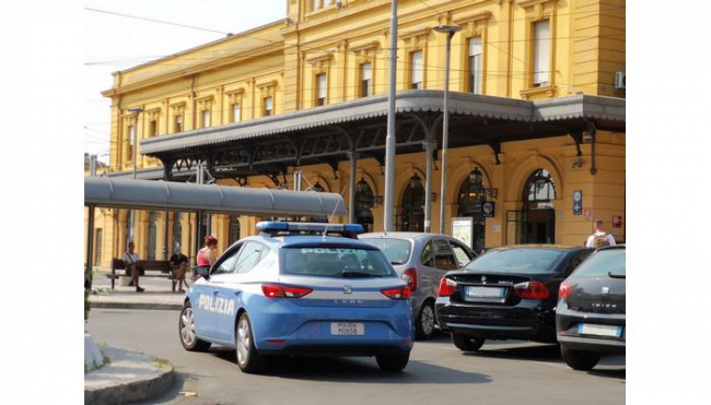 La Polizia di Stato recupera alla stazione ferroviaria di Modena zaino contenente 2 kg di sostanza stupefacente