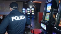 Finge una rapina nella sala slot: titolare denunciato