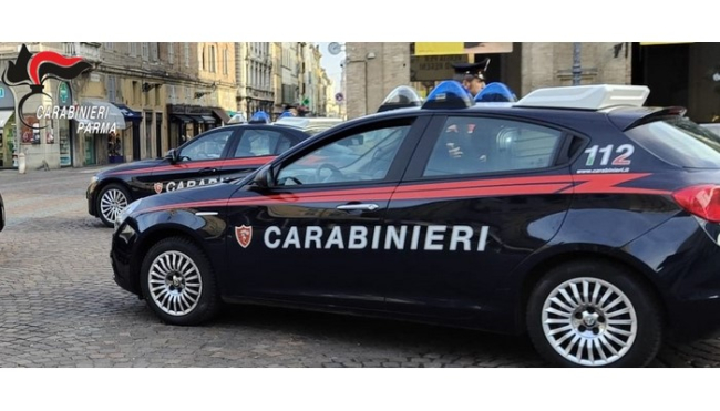 Parma: ruba 6 punte di &quot;parmigiano&quot; e colpisce il vigilante per guadagnarsi la fuga. Arrestato 40enne straniero