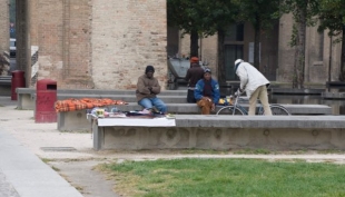 L&#039;Emilia Romagna accoglie 150 migranti per ridurre tensioni a Cona