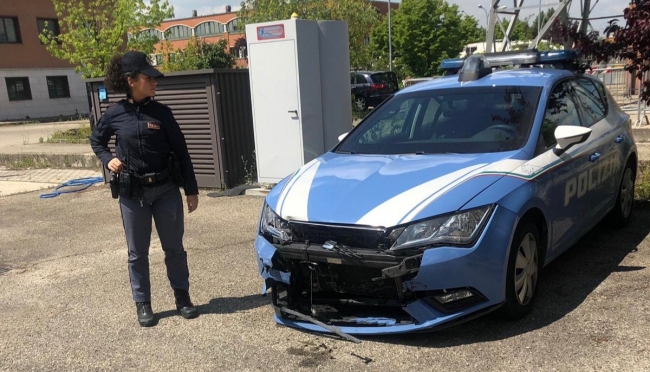 Rocambolesco inseguimento per le vie di Modena: arrestati dalla Polizia di Stato due giovani italiani