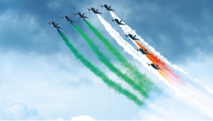 Le Frecce Tricolori volano sul cielo di Modena