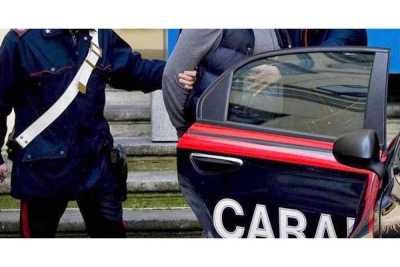 Parma: colto in fallo dai Carabinieri mentre ruba all&#039;interno di un sexy shop. Denunciato