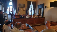 immagini del presidente Bonaccini e dell'assessore Gazzolo in Comune a Cervia insieme al sindaco Medri
