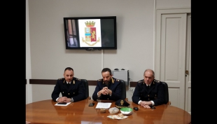 Trovato con armi e droga: la polizia di stato arresta un cittadino albanese incensurato