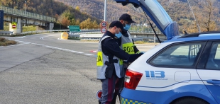 Ruba un cellulare su un autobus: arrestato dalla Polizia di Stato