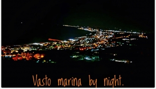 Vasto By Night. La cartolina di Antonio Nunno