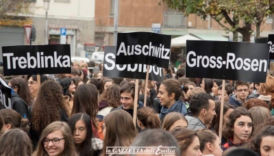 Centinaia di giovani alla marcia “Non c&#039;è futuro senza memoria”