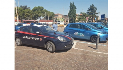 Carabinieri del Nucleo Radiomobile di Bologna hanno eseguito un arresto e tre denunce per tentato furto aggravato