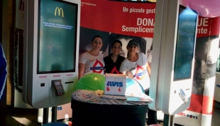 Avis entra al McDonald&#039;s di Vignola