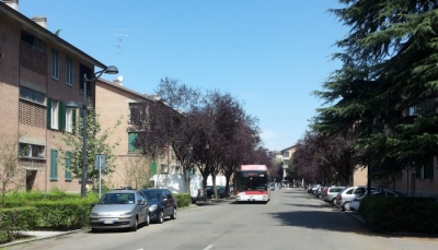 Reggio Emilia – Bambino si arrampica sul termosifone e cade dalla finestra