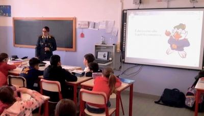 A scuola con la guardia di Finanza