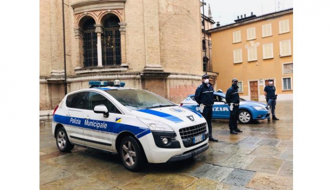 Rintracciata da personale della Polizia Locale e della Polizia di Stato donna croata classe ’88 pluripregiudicata per furti in abitazione, gravata da ordine di cattura in esecuzione ad ordine di carcerazione