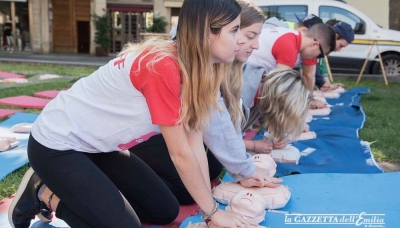 Batticuore 2: gli studenti di Parma imparano la rianimazione cardio polmonare - FOTO