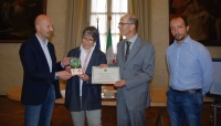 Foto Medici riceve la targa di Bottega Storica