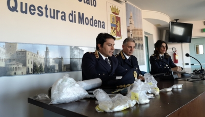 Spaccio di droga in città: incastrati dalla Polizia di Stato due fratelli nigeriani con oltre 700 grammi tra cocaina e eroina