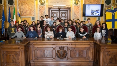 Gli alunni di Parma nei panni di Consiglieri Comunali, Giunta e Sindaco