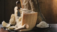 Segatura nel formaggio USA chiamato &quot;parmesan&quot;: con il prodotto originale non può accadere