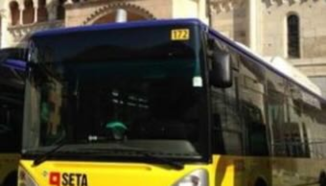 Modena: collisione tra autobus e pedone in viale Martiri della Libertà