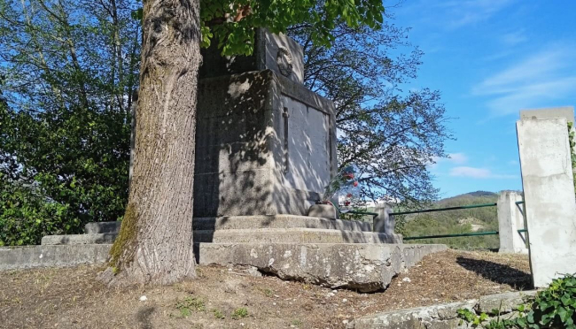 Monumenti in rovina ad Arola e Pastorello (Langhirano) (galleria immagini)