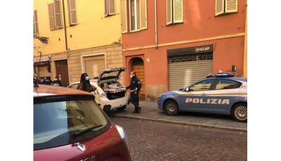 Chiuso dalla Polizia di Stato unitamente alla Polizia Locale market etnico in Via Imbriani