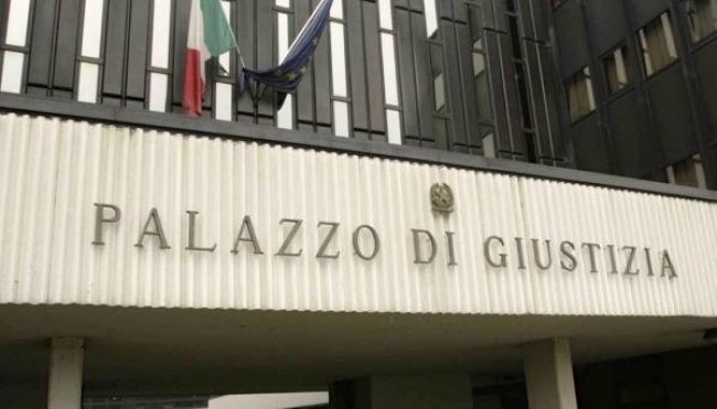 Reggio Emilia, Morì a 16 anni: condannato l’ ex primario dell’ Ospedale di Guastalla