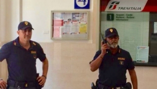 Si denuda sul treno davanti ad una viaggiatrice, fermato dalla Polizia Ferroviaria di Fidenza.