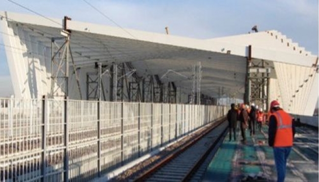 Reggio Emilia. Tenta il sucidio sui binari della stazione Mediopadana