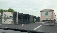 la foto del camion ribaltato inviataci da un nostro lettore