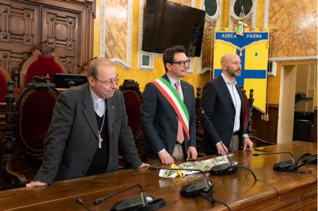 Gli auguri pasquali del vescovo, monsignor Enrico Solmi, in municipio