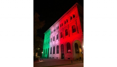 Led Tricolore per la sede storica bolognese di Intesa Sanpaolo