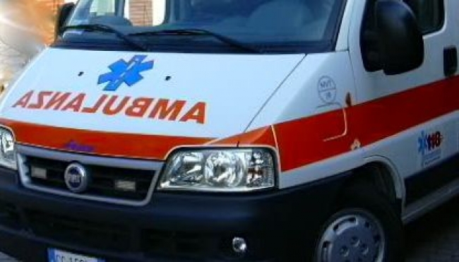 Uomo trovato in fin di vita su un marciapiede dell&#039;Ospedale di Correggio