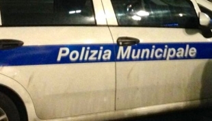 Piacenza - Ubriaco provoca un incidente coinvolgendo due auto in sosta